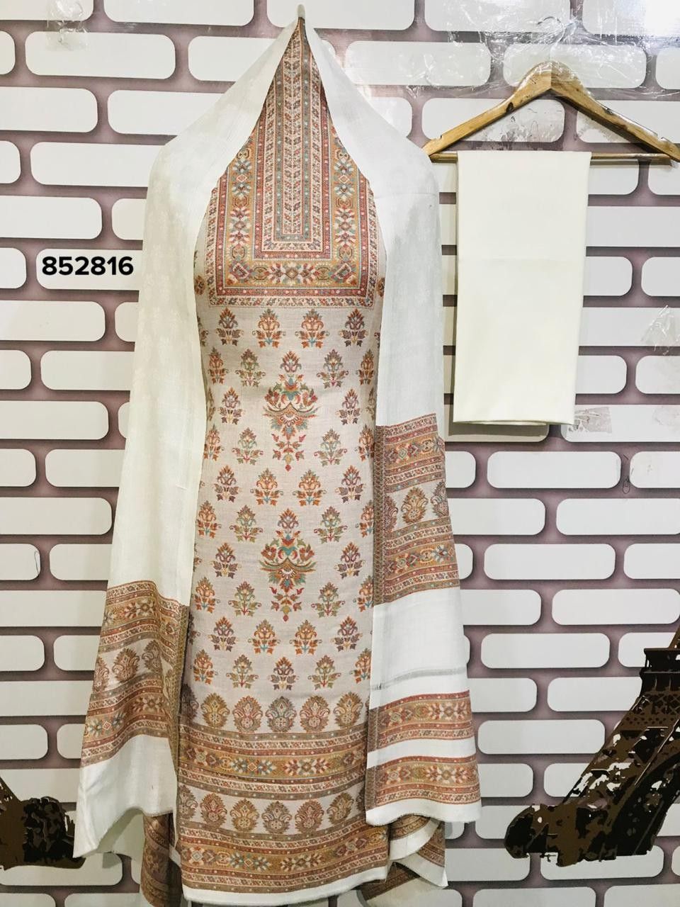 Ladies suits Cloth 4.5 MTR + Dupata Color white